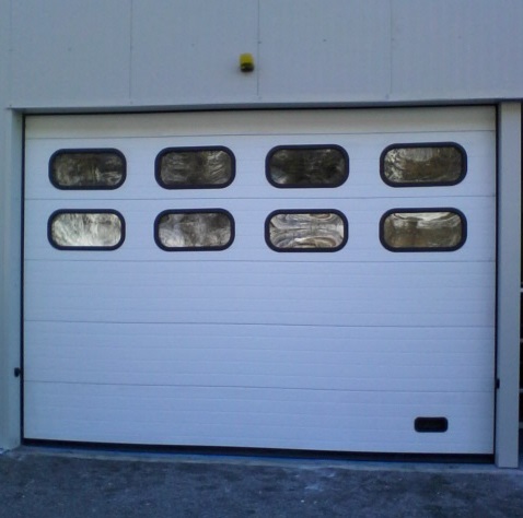Porte basculanti per abitazioni e garage