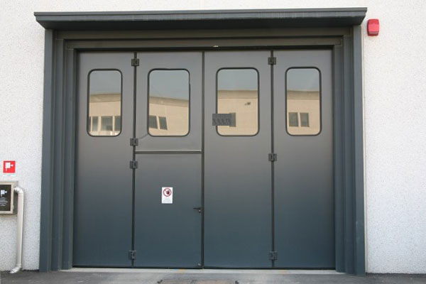 installazione e montaggio porte basculanti